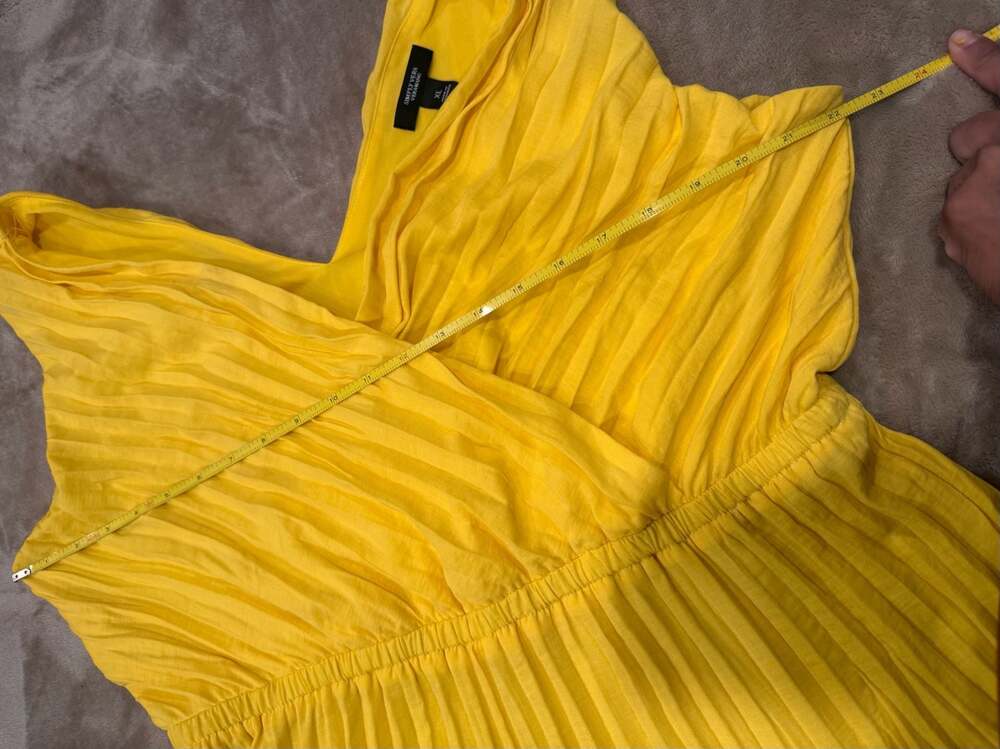 Simply Vera Vera Wang Yellow Pleated Maxi Dress - Picture 8 of 9